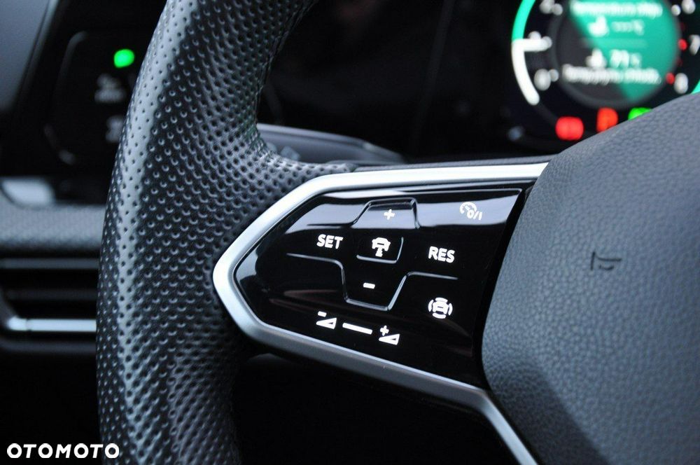 Volkswagen Golf - 16