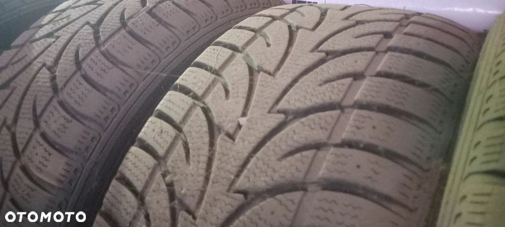 BMW X3 3.0D 4kola cena za komplet 235/55R17 - 2