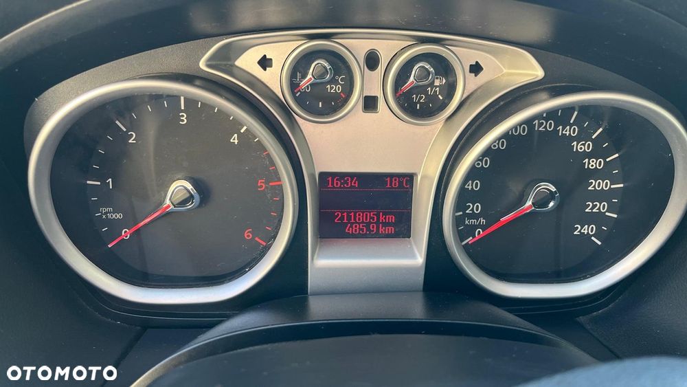 Ford Focus 1.6 TDCi DPF Style - 8