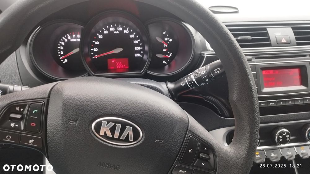 Kia Rio - 14