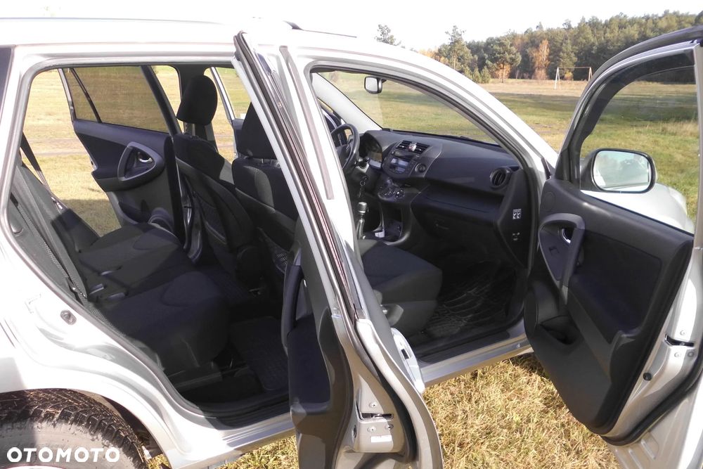 Toyota RAV4 - 10