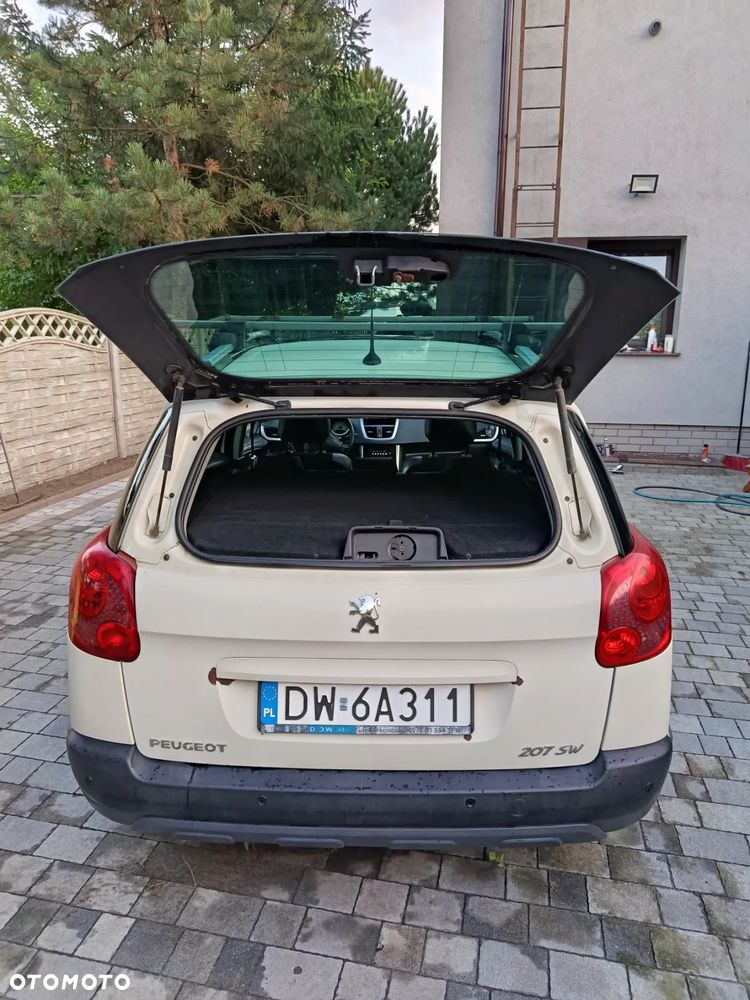 Peugeot 207 1.6 - 12