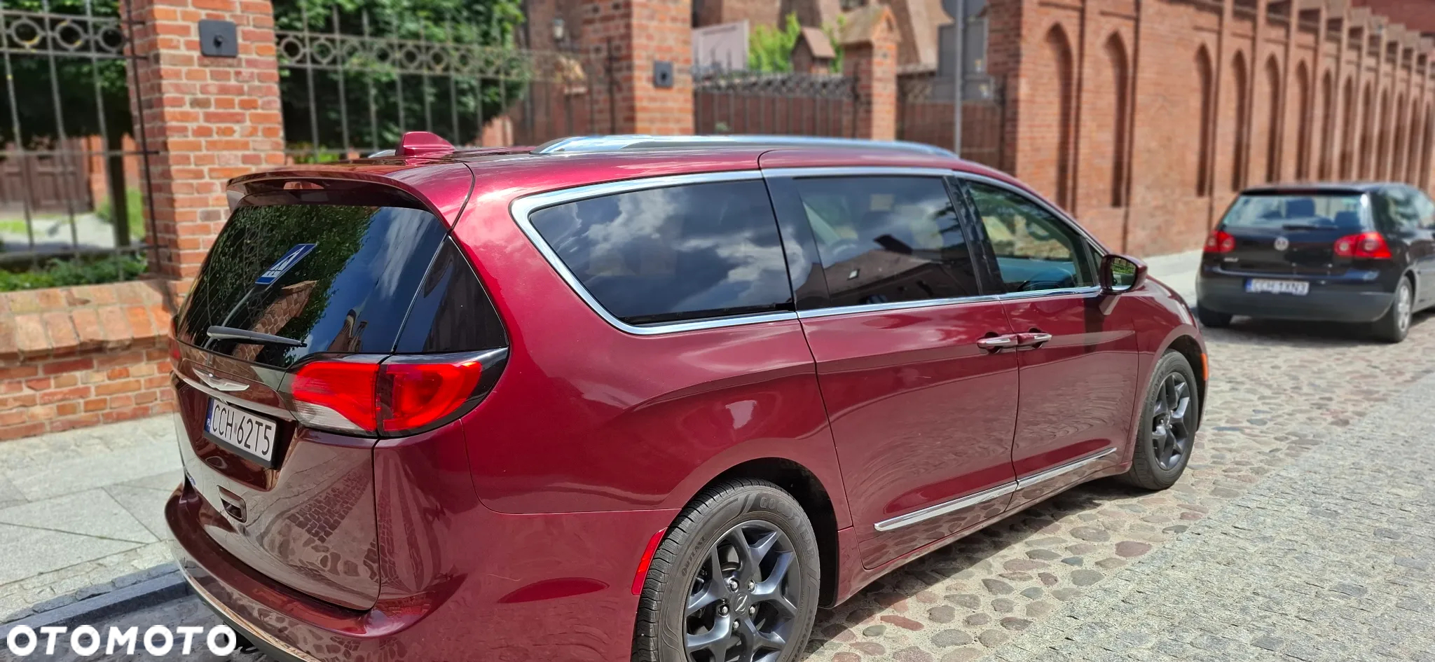 Chrysler Pacifica - 4
