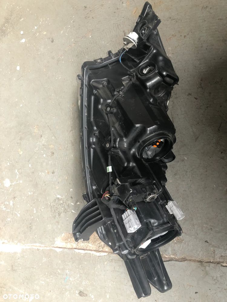 Lampa prawa Mitsubishi Outlander III 3 LIFT 2015-^ 8301C8-64 - 3