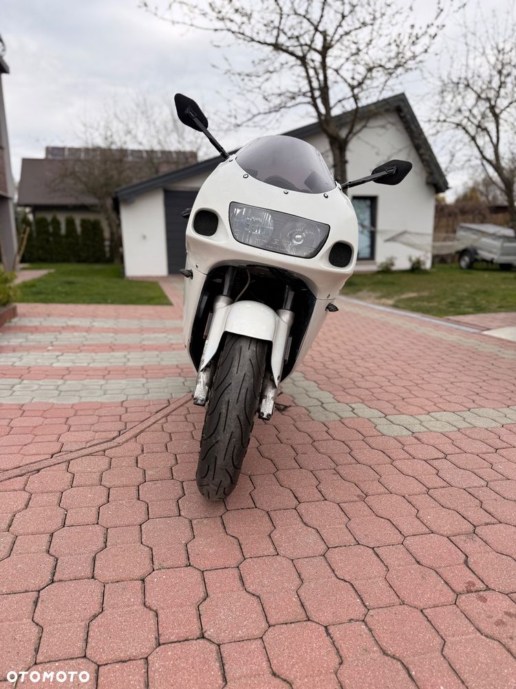Suzuki GSX-R - 4