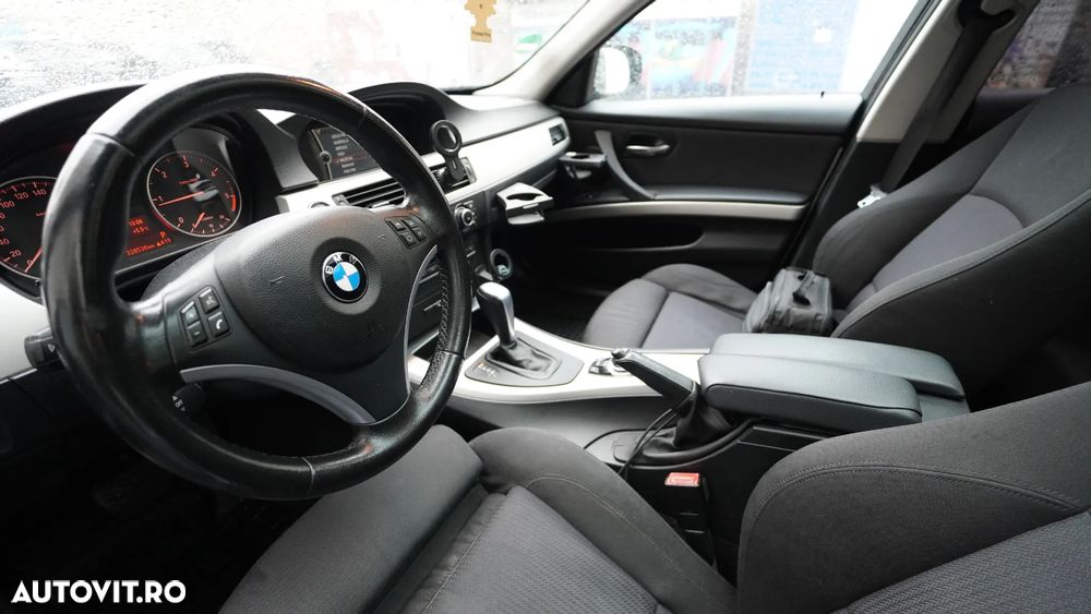BMW Seria 3 320d xDrive DPF Touring Aut. Edition Fleet Lifestyle - 3