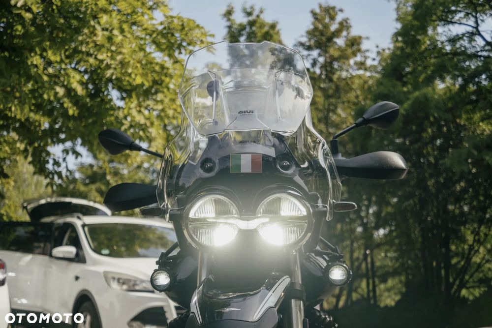 Moto Guzzi V85 - 2