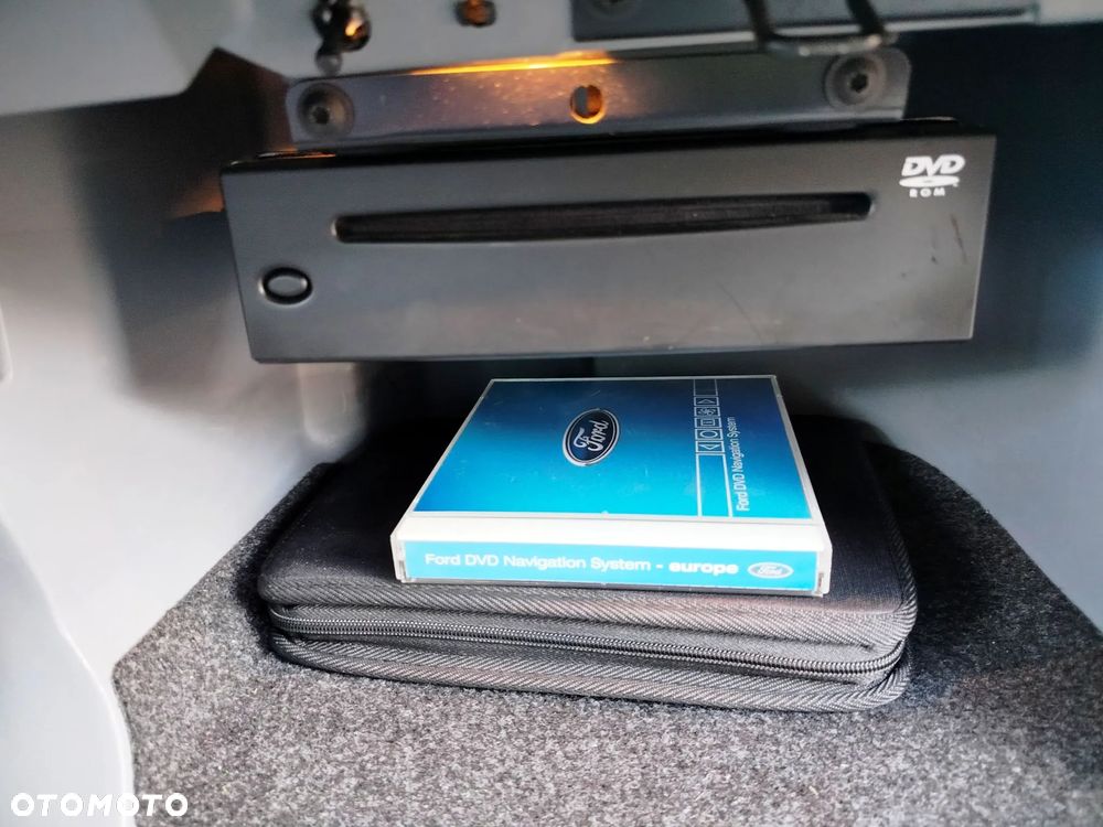 Ford S-Max 2.5 Titanium - 35