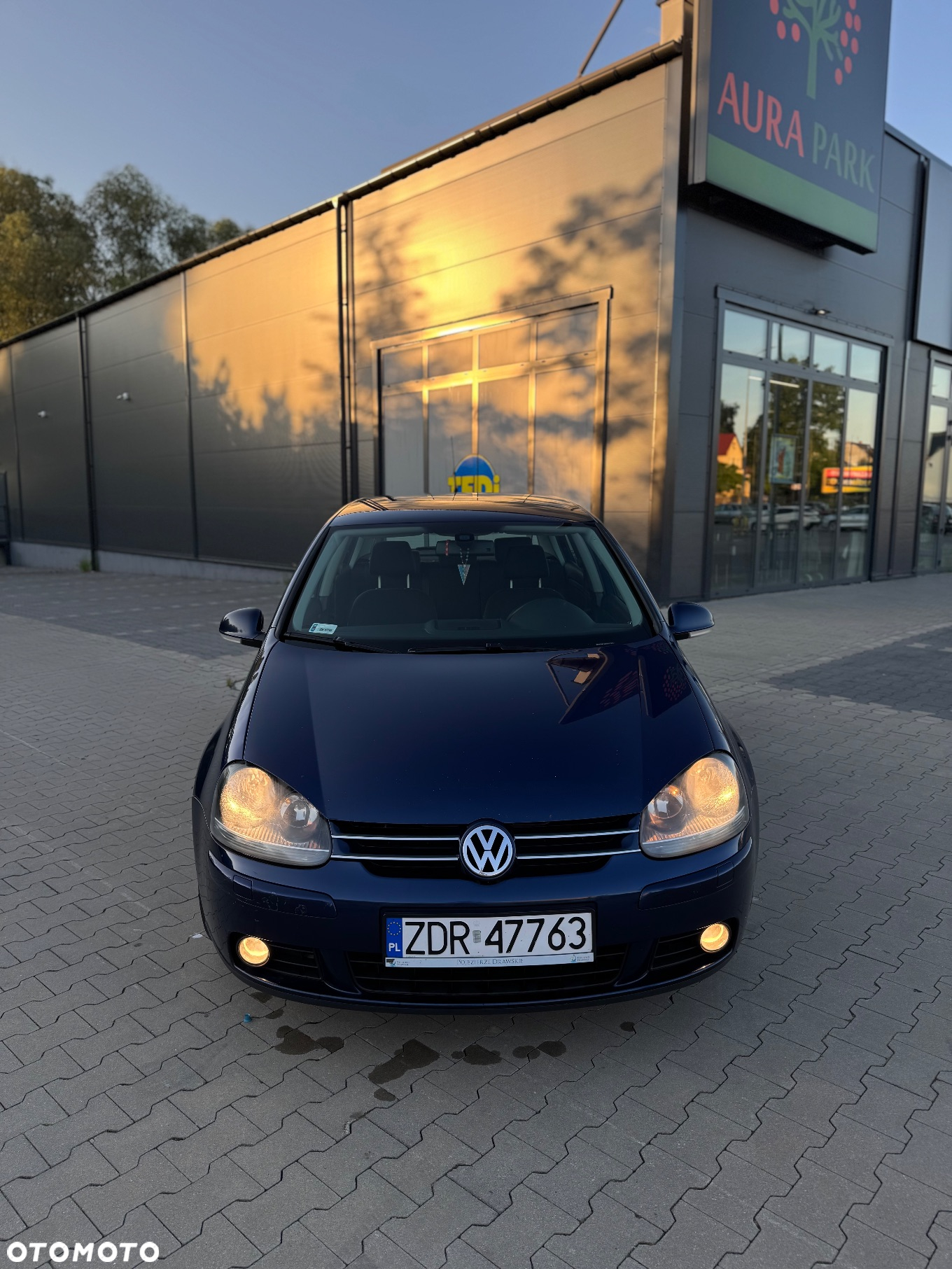 Volkswagen Golf V 2.0 TDI Comfortline - 3