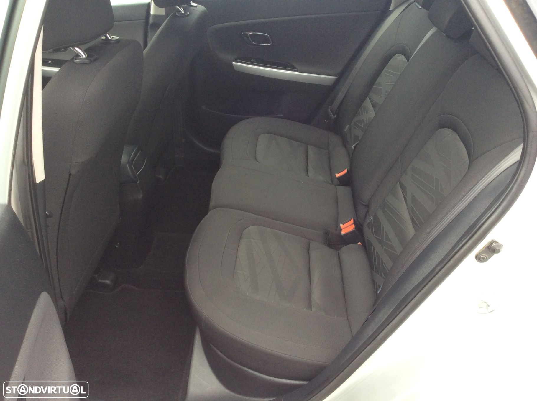 Kia Ceed SW 1.4 CRDi ECO - 26