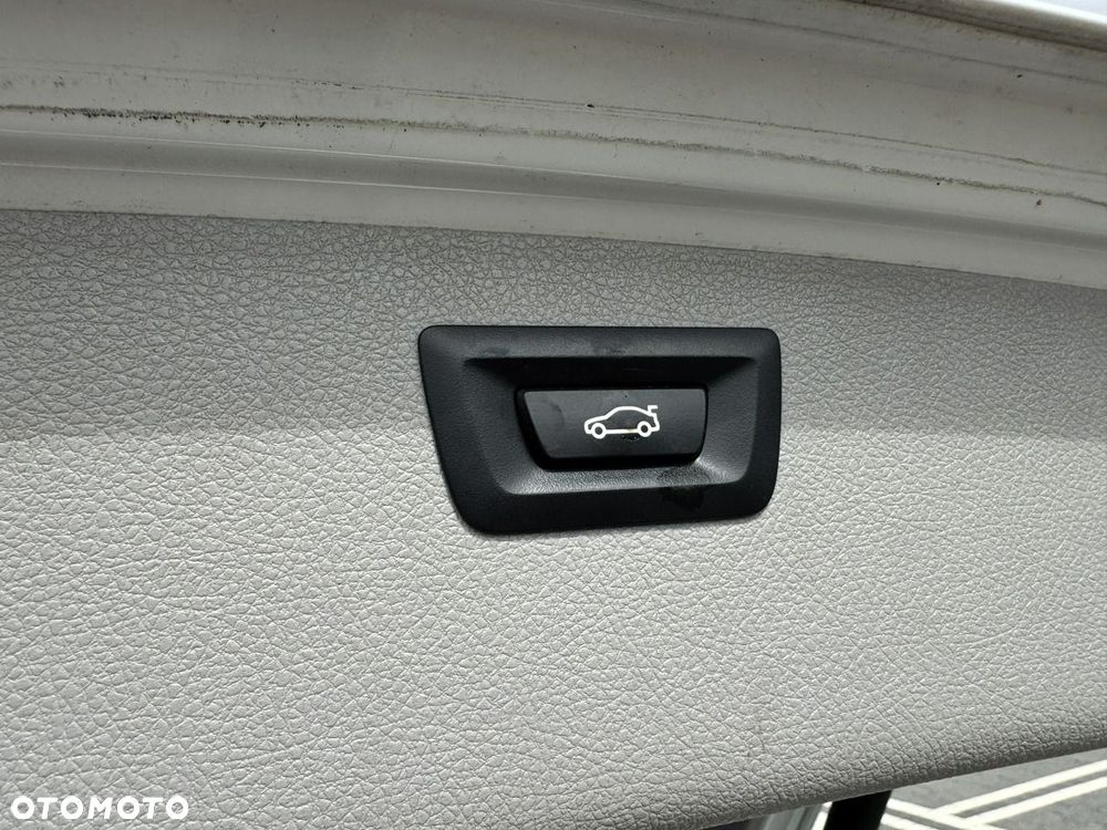 BMW Seria 3 318d - 22