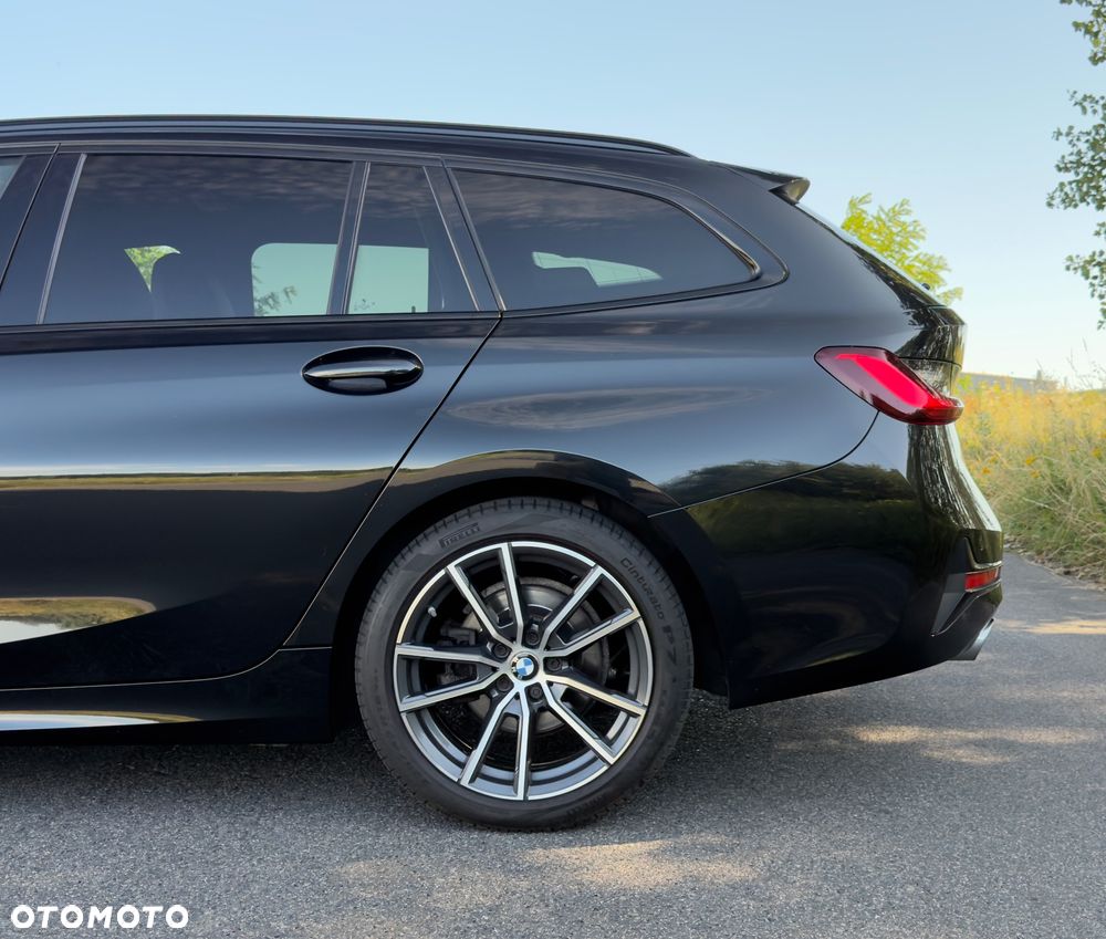 BMW Seria 3 320d Sport Line Shadow - 23