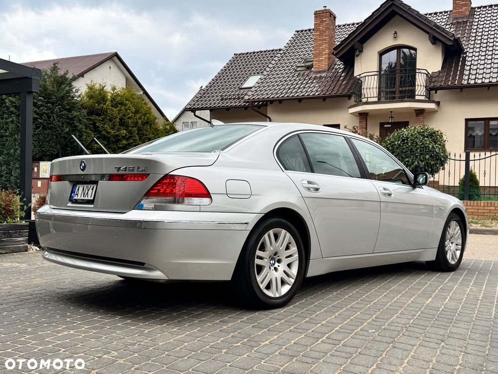 BMW Seria 7 745Li - 34