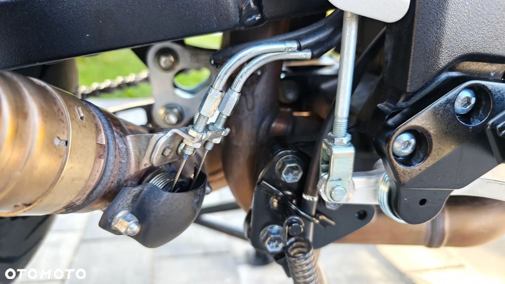 Suzuki V-STROM - 25