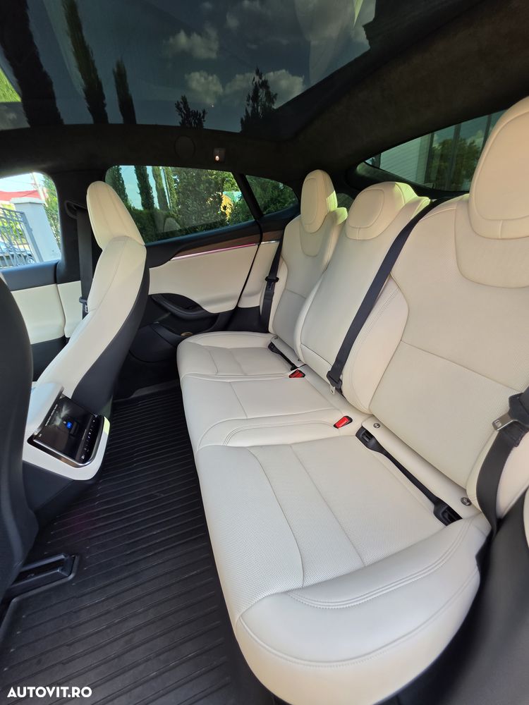 Tesla Model S Long Range - 15