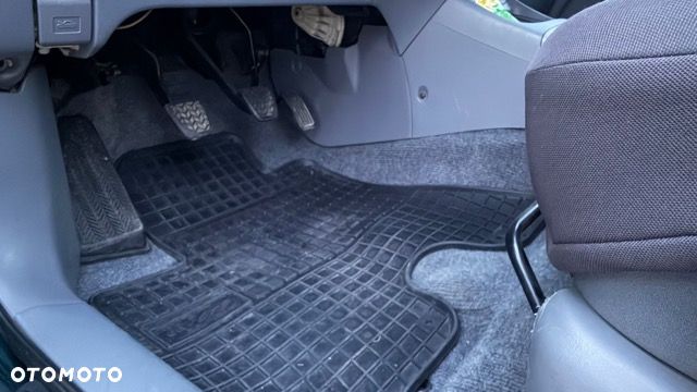 Toyota RAV4 4x4 Edition - 7