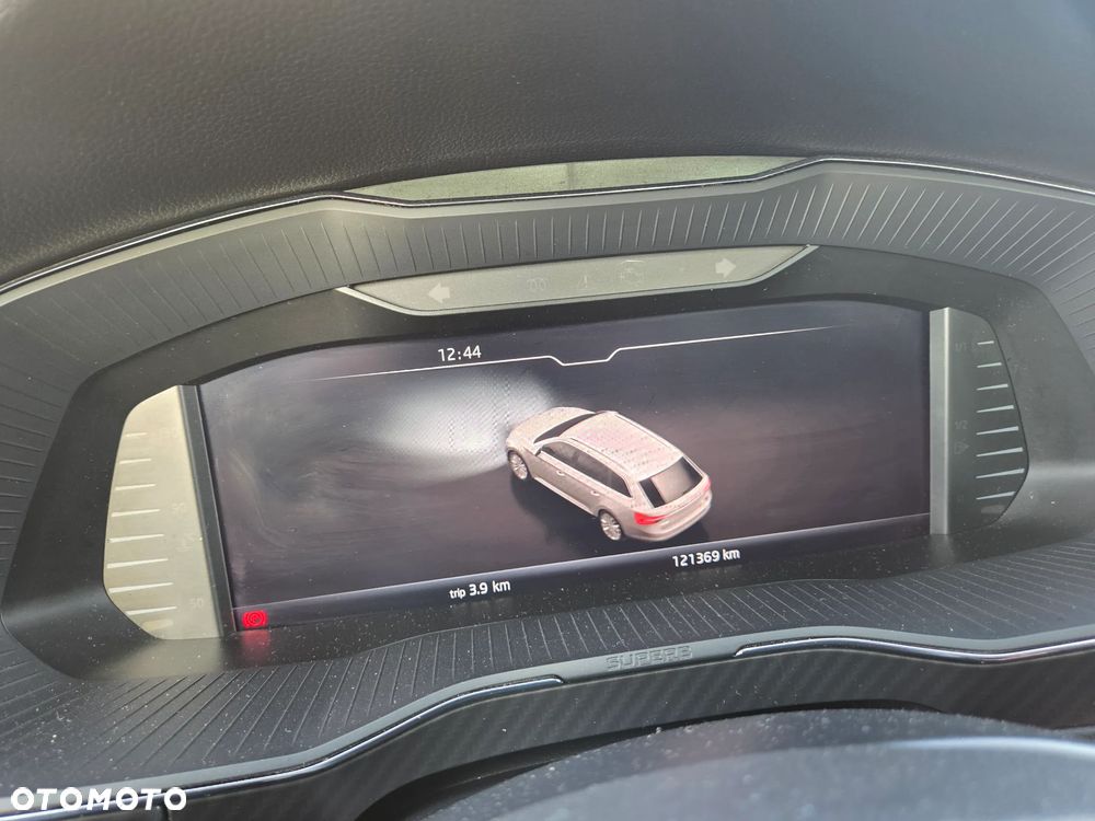 Skoda Superb 2.0 TDI SCR 4x4 Sportline DSG - 27