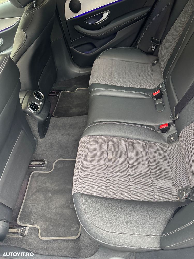 Mercedes-Benz E 200 4MATIC Aut. - 12