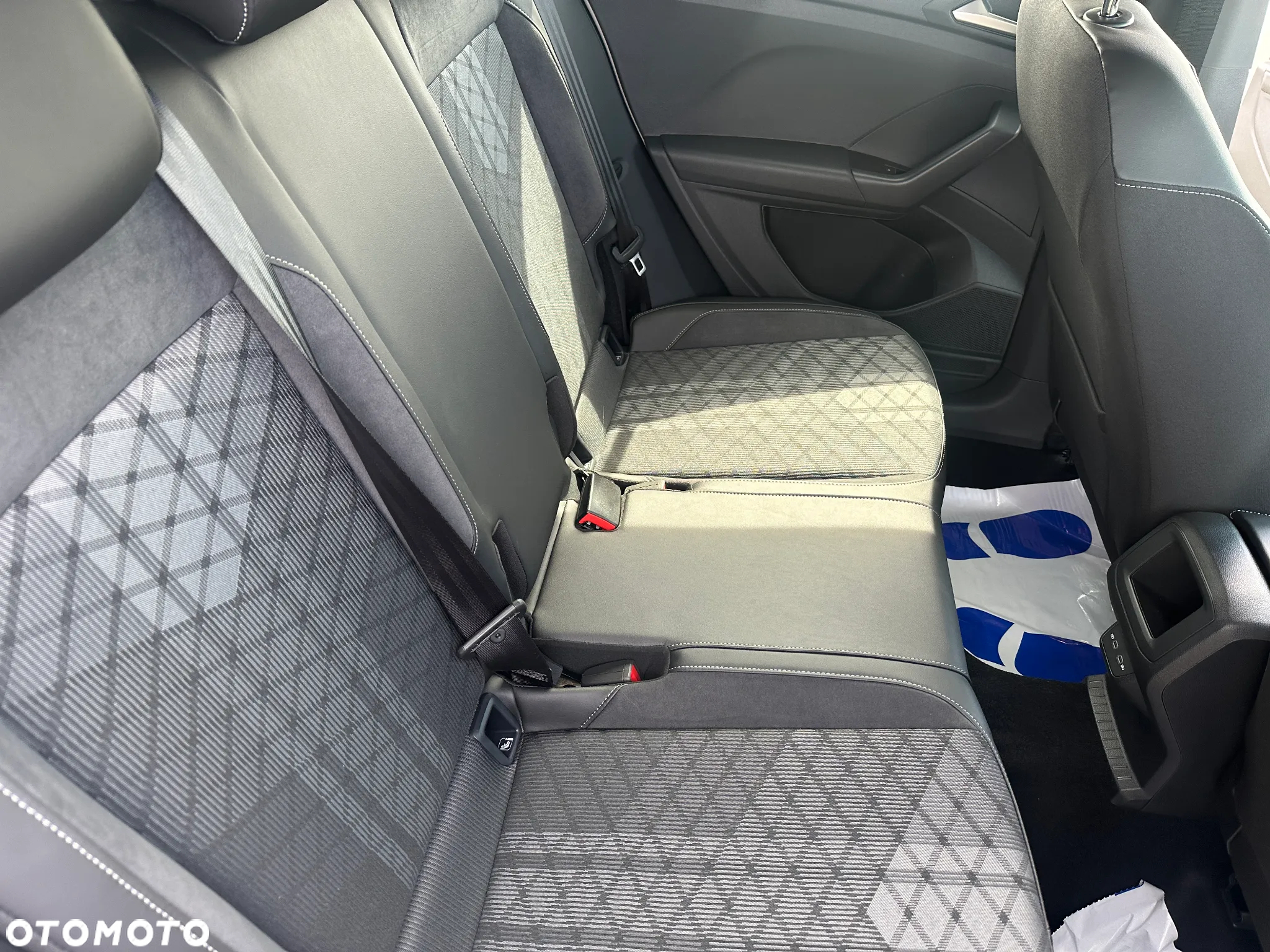 Volkswagen T-Cross 1.5 TSI ACT R-Line DSG - 13