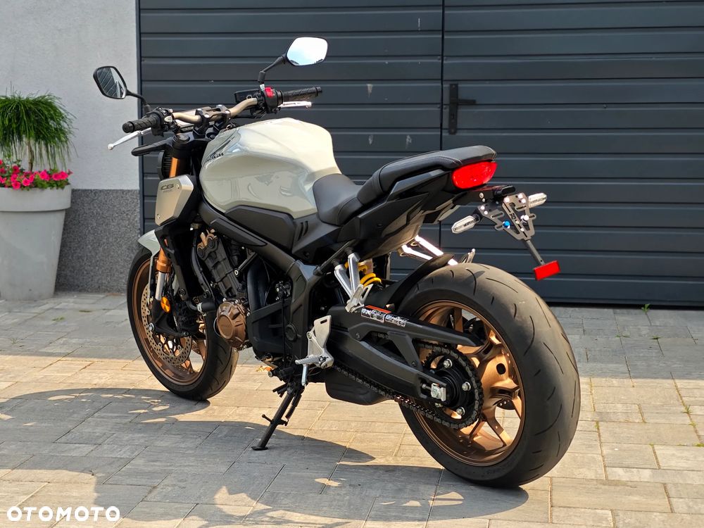 Honda CB - 12