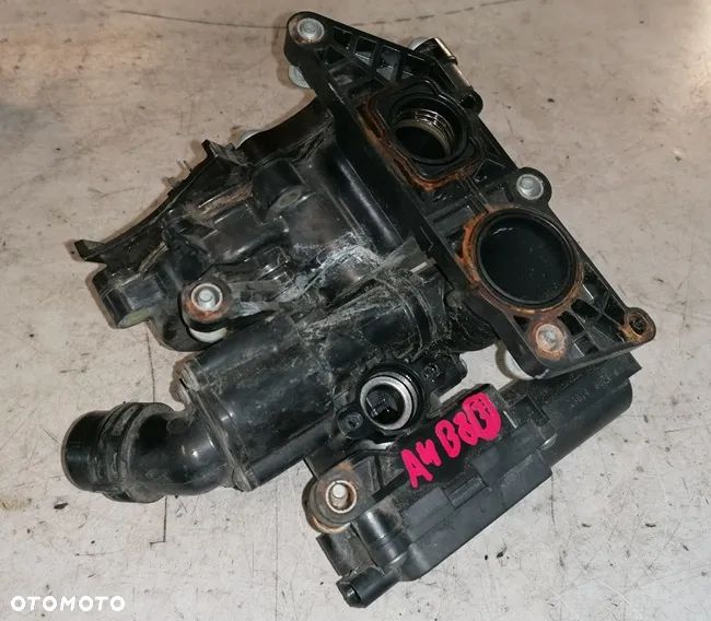 AUDI A4 B8 15r LIFT - POMPA WODY OBUDOWA TERMOSTATU 06L12111G - 1