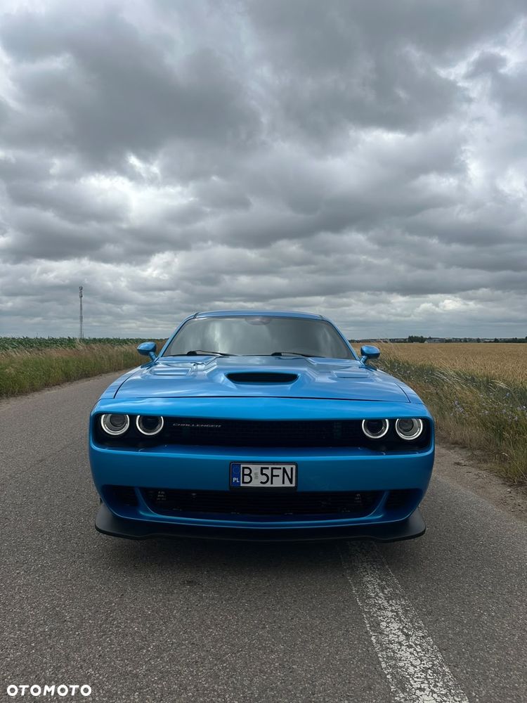 Dodge Challenger - 4