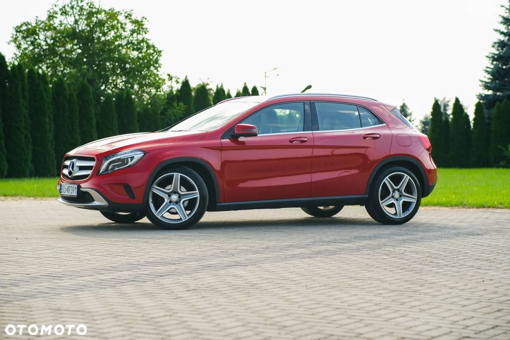 Mercedes-Benz GLA 200 7G-DCT Urban - 12