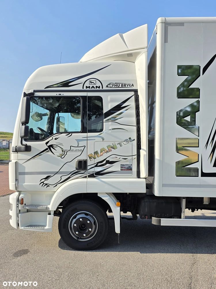 MAN TGL 12.250 / KONTENER / IZOTERMA / WINDA / 2019R / EURO 6 / PEŁEN SERWIS /  6 TON ŁADOWNOŚĆ  / SPROWADZONY / ZADBANY / JAK NOWY /  KSIĄŻKA SERWISOWA / E6 / 17 PALET - 12
