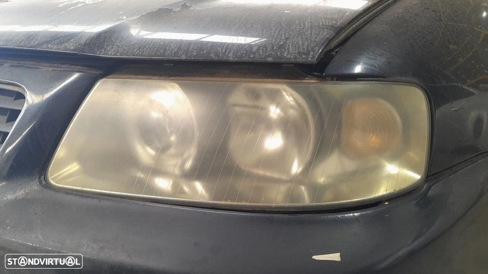 Ótica / farol esquerda AUDI A3 (8L1) - 2