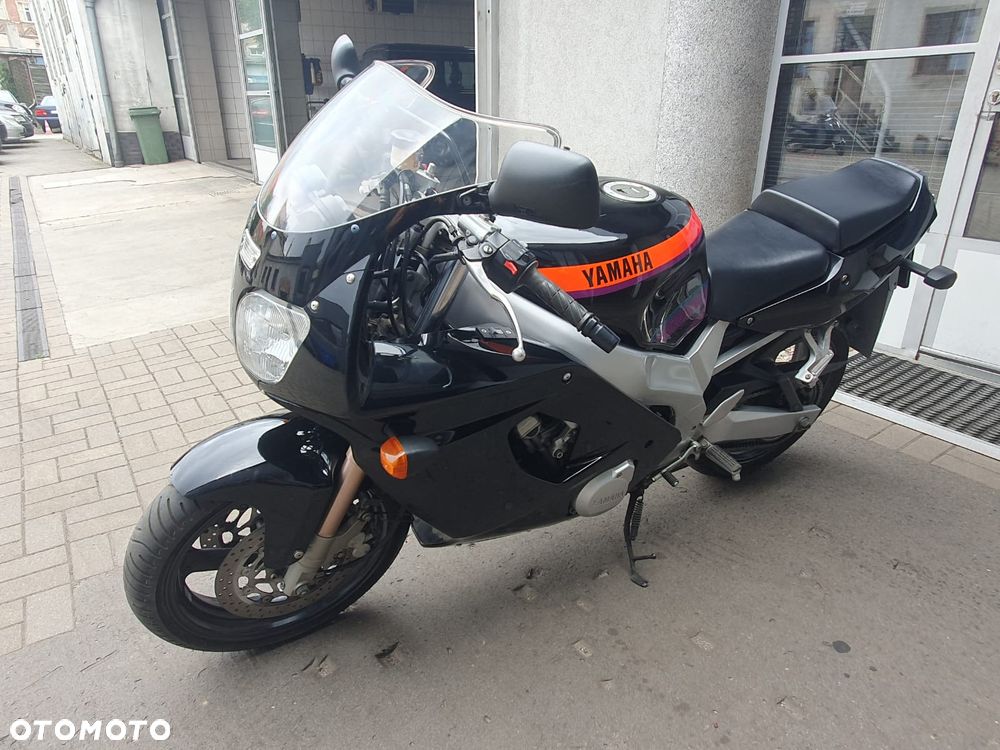 Yamaha FZR - 5
