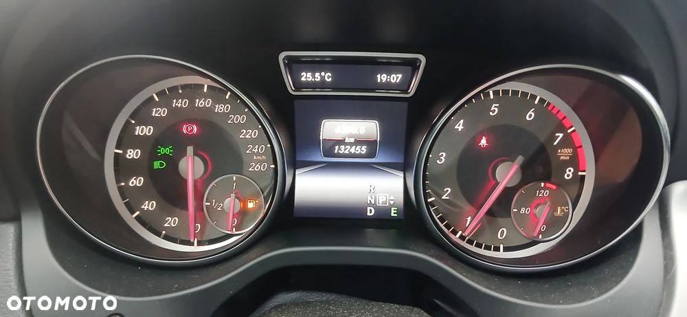 Mercedes-Benz GLA 250 7G-DCT AMG Line - 18
