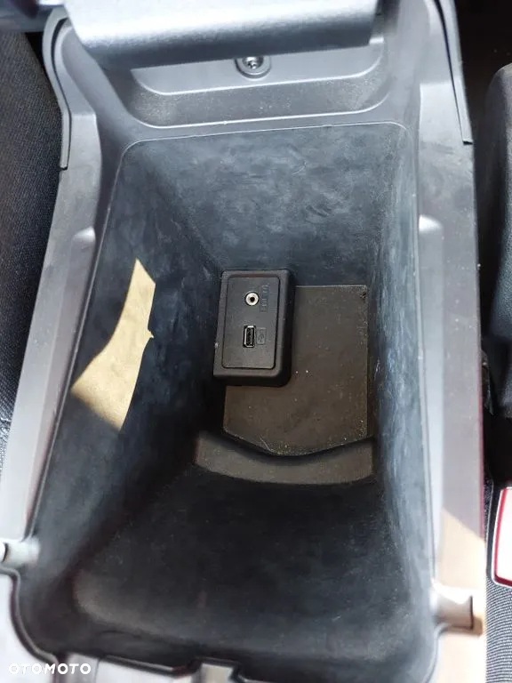 Ford Tourneo Connect Grand - 20