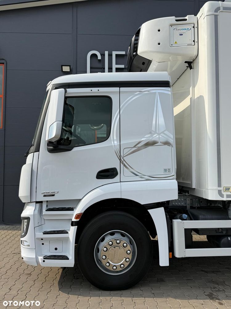 Mercedes-Benz Actros 2530 chłodnia wysoka 260cm // 23 Epal // Klimatyzacja / Kabina sypialna // Świeżo sprowadzony !! // Agregat Carier Supra 1150 Mt // kühlkoffer, refrigerated box, fridge - 14