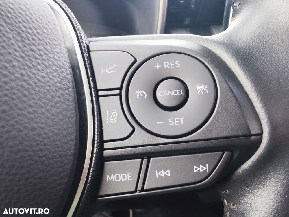 Toyota Corolla 1.8 HSD Business - 26