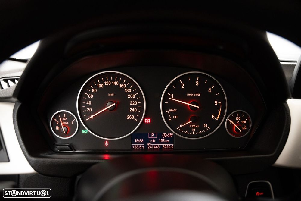 BMW 318 d Auto Line Sport - 24
