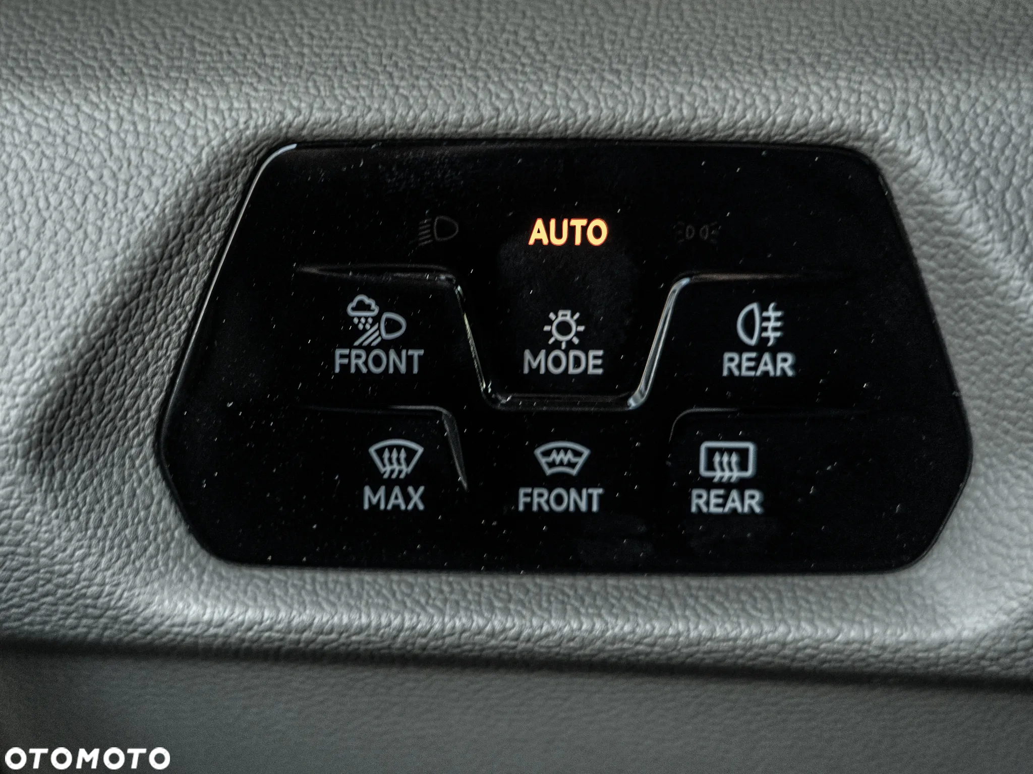 Volkswagen Multivan 2.0 TSI L2 Edition DSG - 31