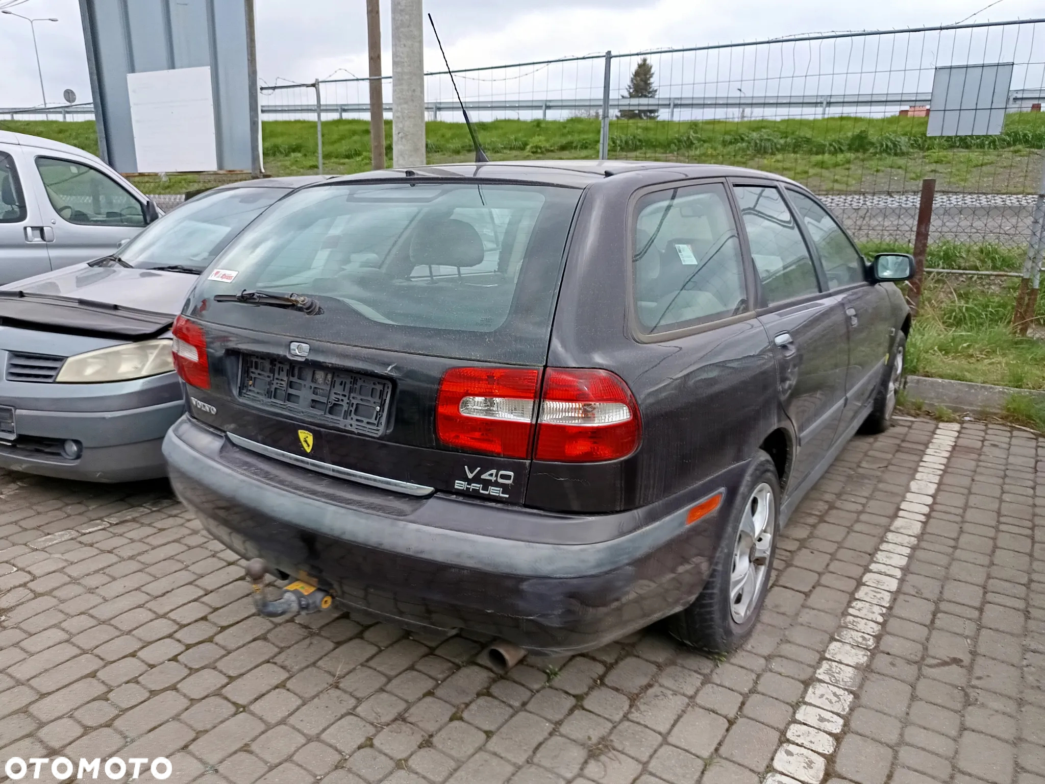 Części używane VOLVO V40 drzwi lampy lusterka koła felgi i inne - 5