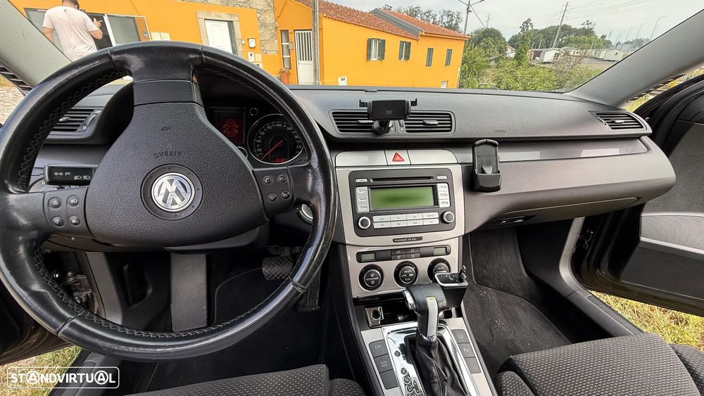 VW Passat 2.0 TDI Confortline DSG - 4