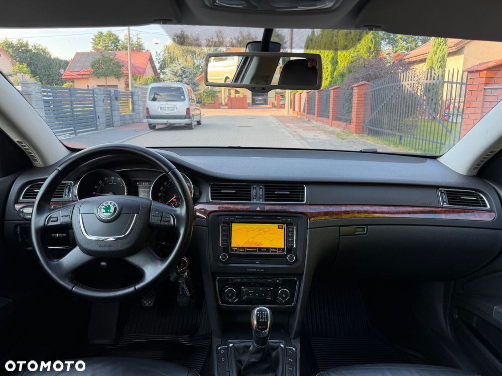 Skoda Superb 2.0 TDI 4x4 Exclusive - 27