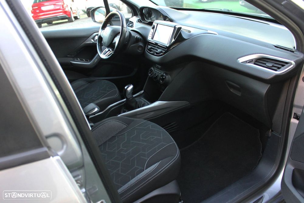 Peugeot 2008 1.6 BlueHDi Style - 16