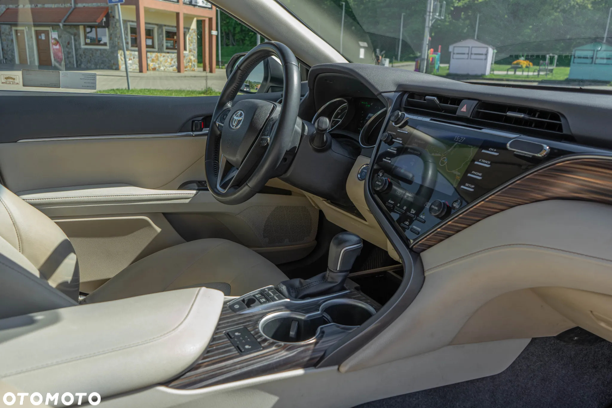 Toyota Camry 2.5 Hybrid Executive CVT - 25