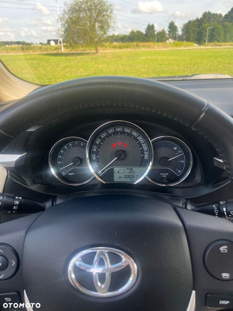 Toyota Corolla 1.6 Premium - 12