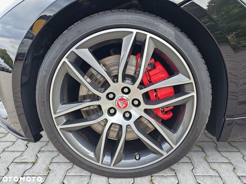 Jaguar F-Type AWD R - 32