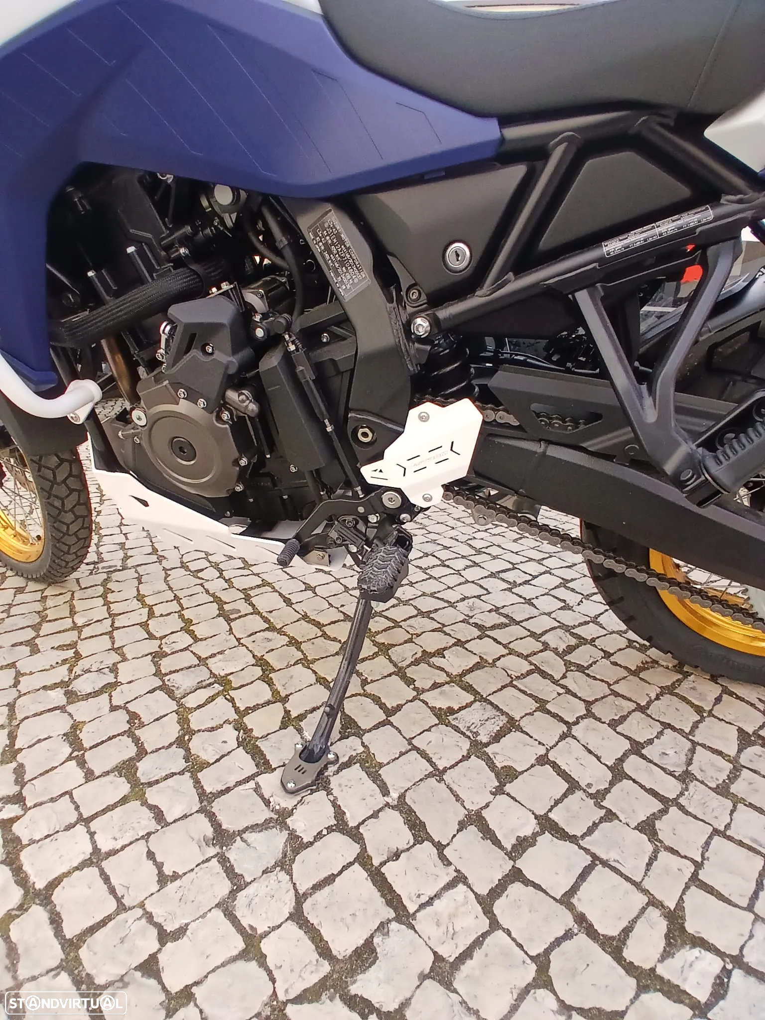 Suzuki V STROM Heritage 800 DE - 2