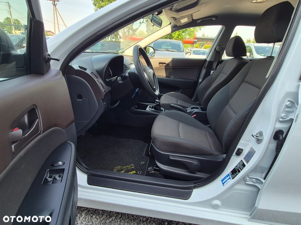 Hyundai i30 1.4 Blue Comfort - 25