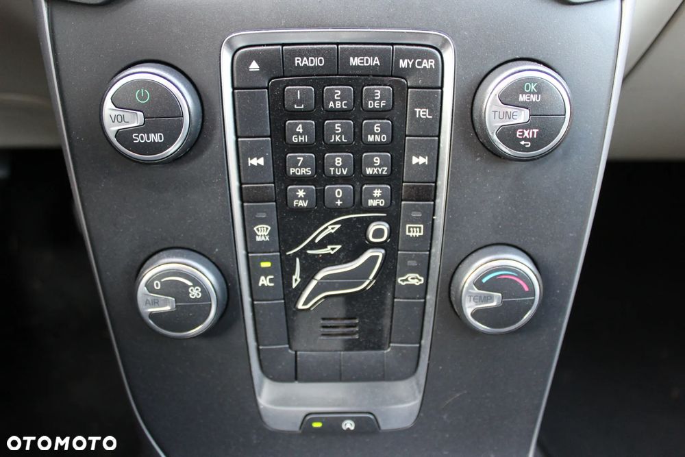 Volvo V40 D2 Summum - 18