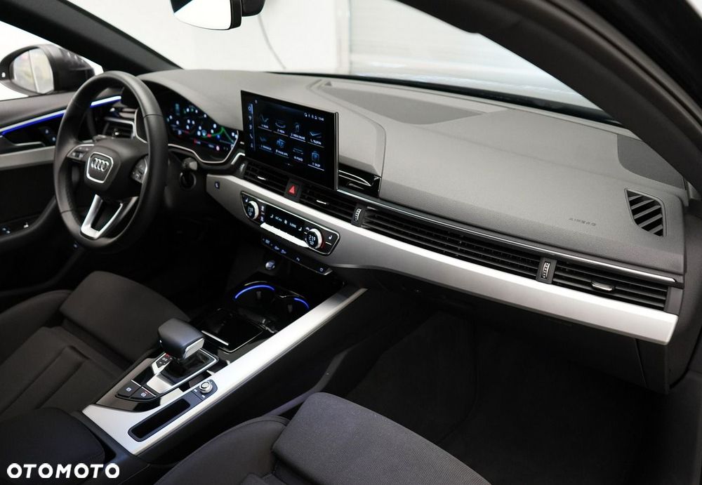 Audi A4 Limousine - 14