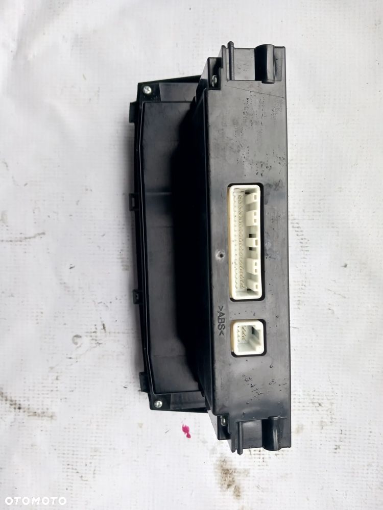 Panel środkowy radio panel nawiewu Toyota Avensis T25 55900-05200 55902-05050-H radio wyświetlacz panel sterowania konsola środkowa - 5