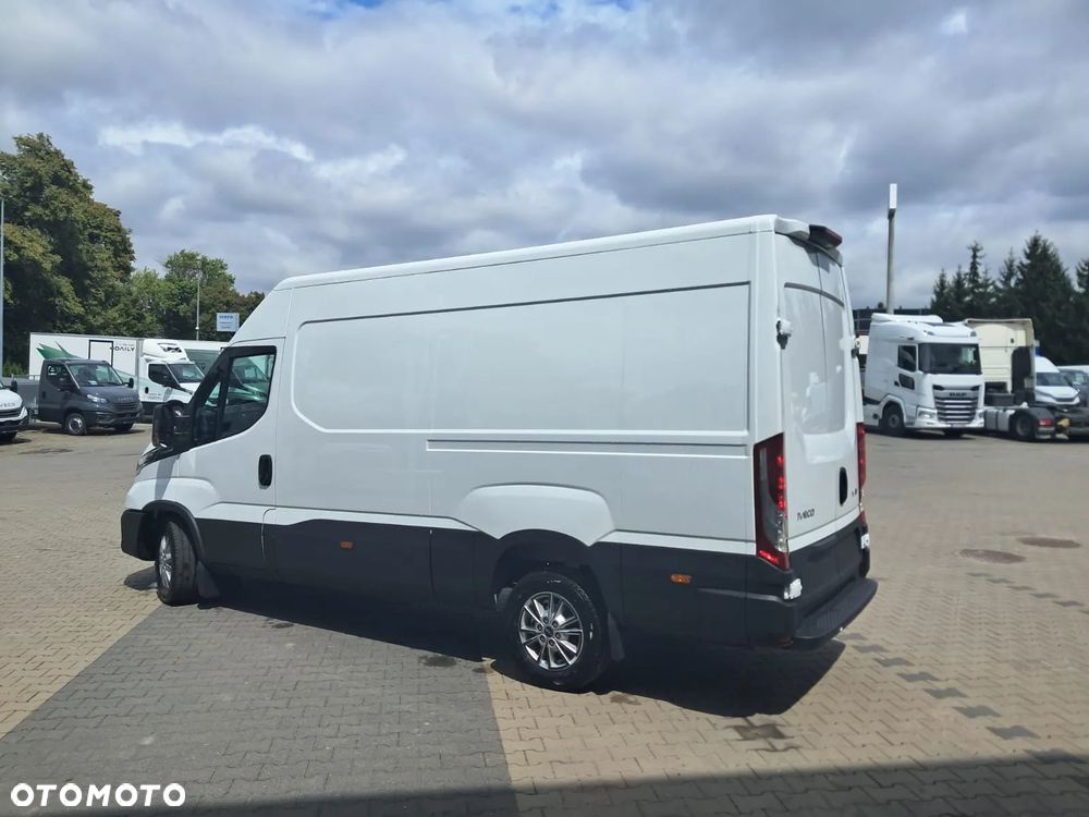 Iveco Daily 35S16A8V Furgon IVECO Daily w specjalnej cenie na 50lecie marki - 9