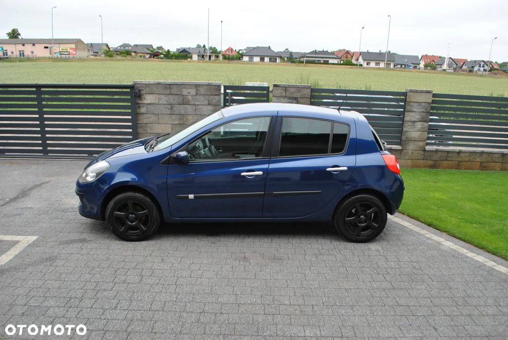 Renault Clio - 11